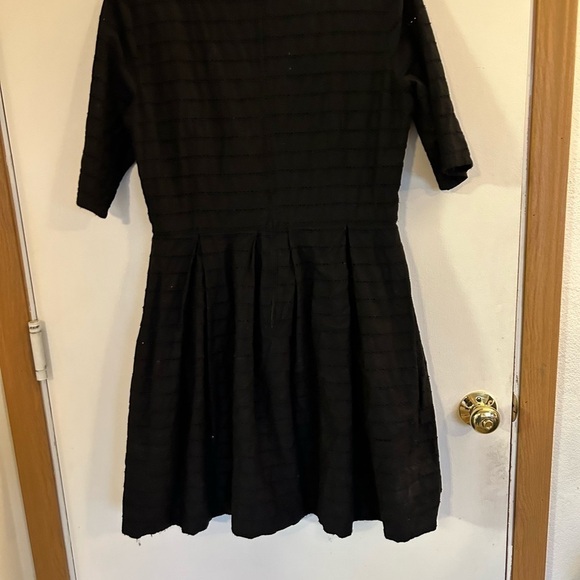 Gap design & crafted size 10 elbow sleeve little black dress with eyelet detail - Picture 3 of 8